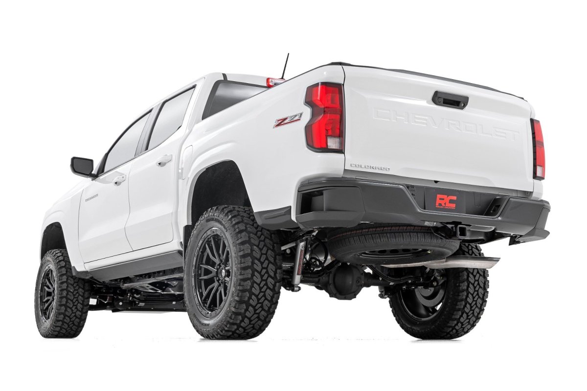 GMC Canyon Suspension Lift Kit - Rough Country - M1 Struts - '23-'24